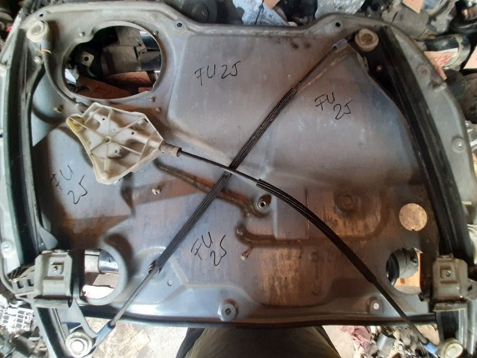 Macara dreapta fata MANUALA SEAT OEM: 6L.