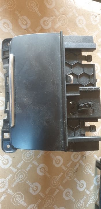 03351 01946 Scrumiera cu bricheta Audi A4 B8 8K0857951 8K0857965