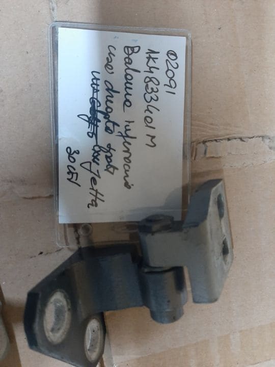 02091 Balama inferioara usa dreapta spate Vw Jetta