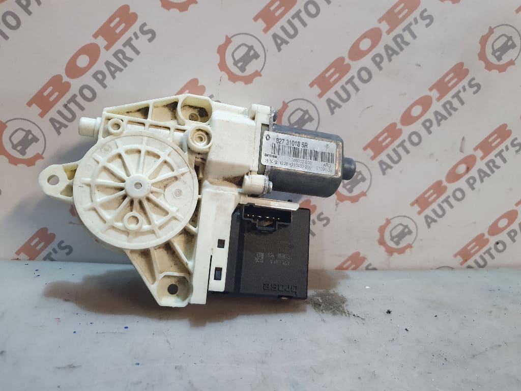 0331 827310185R MOTORAS MACARA STANGA SPATE RENAULT MEGANE 3 / FLUENCE