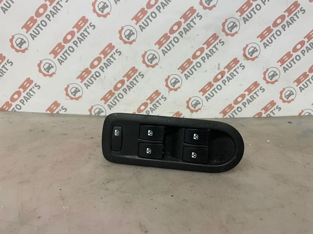 0208 156018070C PANOU COMANDA GEAMURI ELECTRICE RENAULT MEGANE 2