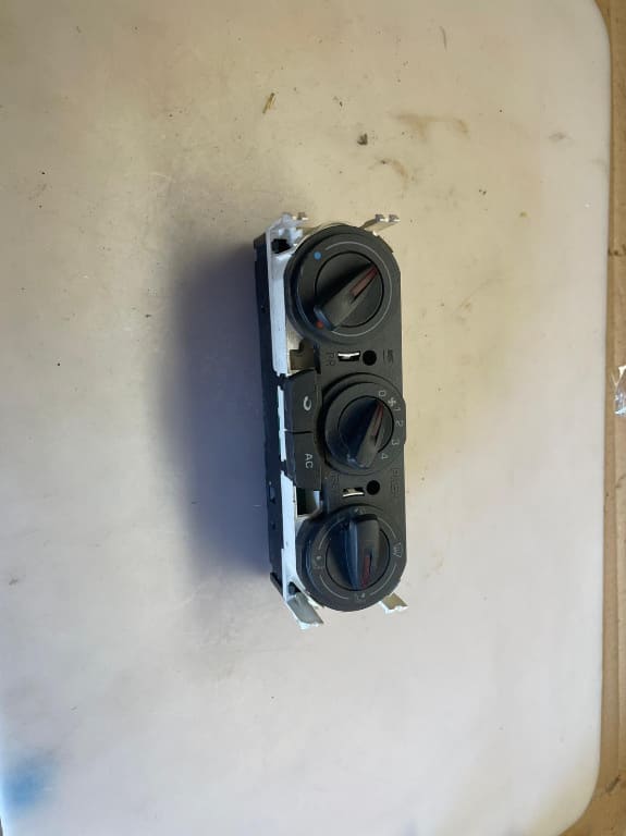 01474 Modul clima Seat Ibiza 2 cod 6J0820045