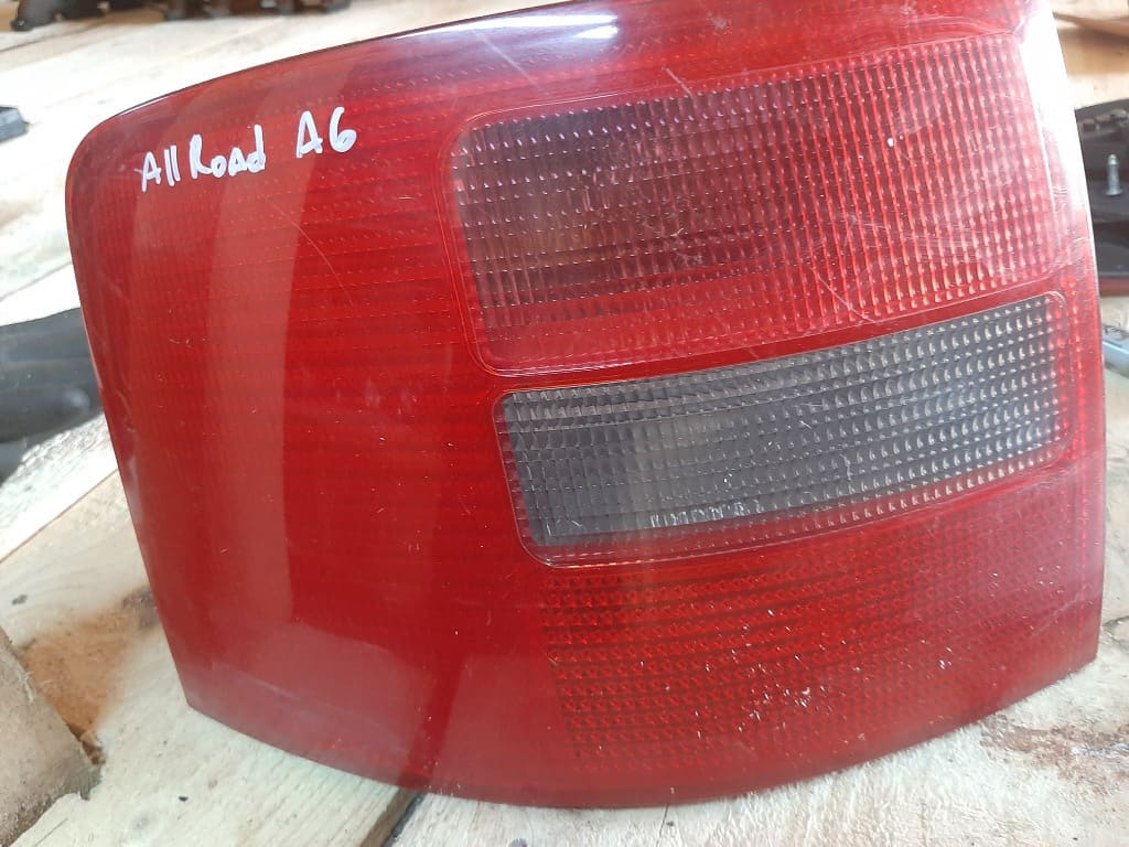 04424 STOP STANGA AUDI A6 AVANT F127