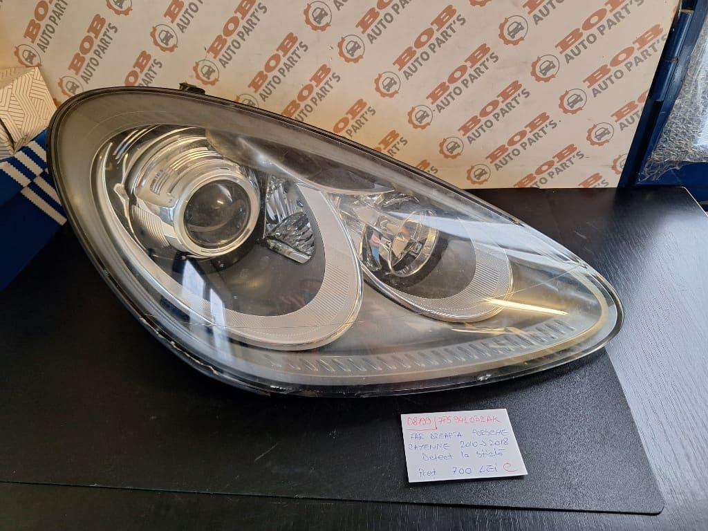 08199 7P5941032AK FAR DREAPTA PORSCHE CAYENNE 2010-2018 DEFECT LA STICLA