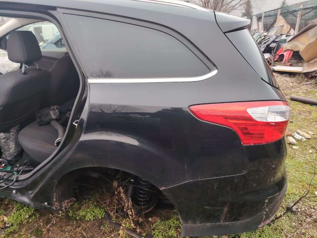 ARIPA STANGA SPATE FORD FOCUS 3 BREAK