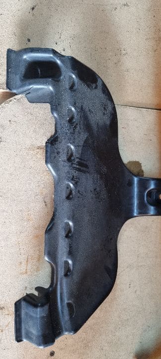 04583 Suport timon parte sub caroserie stanga spate bmw 5 f10 18384510
