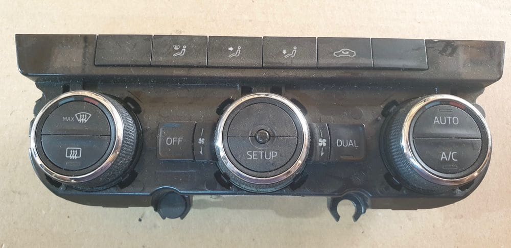 00523 Panou clima Skoda Octavia 3