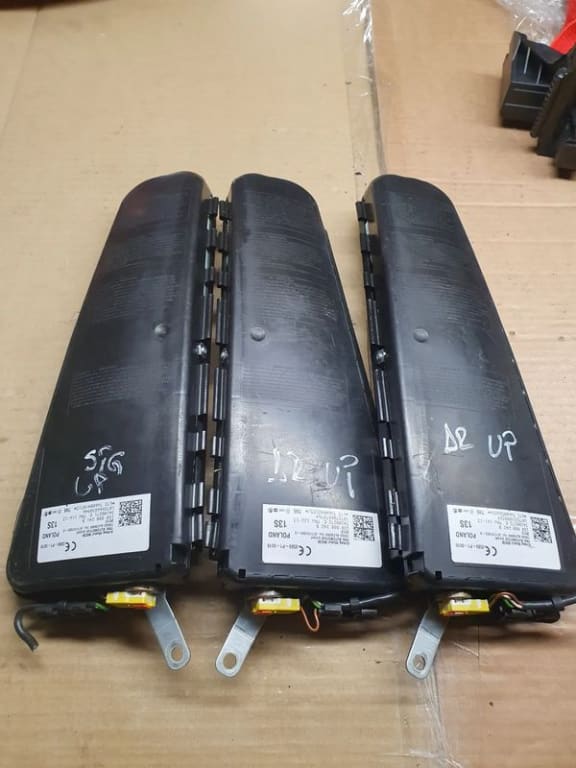 AIRBAG SCAUN VW UP / SEAT ME/ STANGA SI DREAPTA COD :1S0880241B 1S0880242B PRET / BUCATA