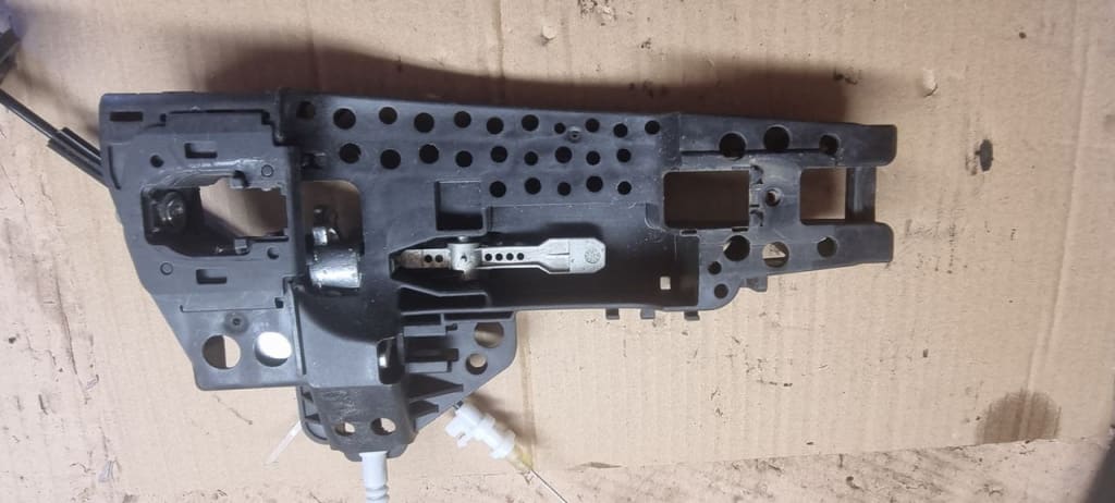 05209 Suport interior dreapta spate pentru maner exterior audi a4 b8 8t08837886