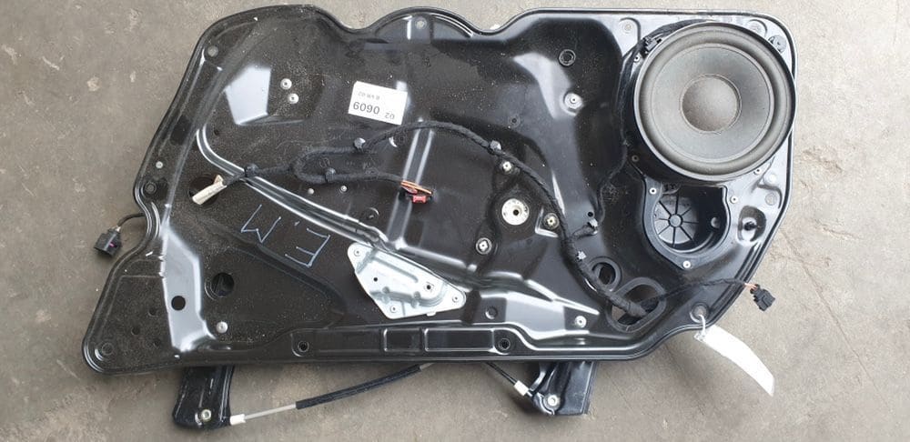 01309 00733 Macara geam dreapta fata Vw Passat B6 3C1837756G