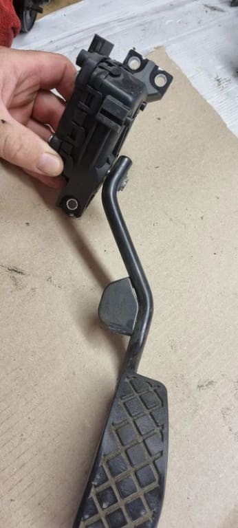 04144 Pedala acceleratie cu senzor audi seat exeo a4 8E2721523J