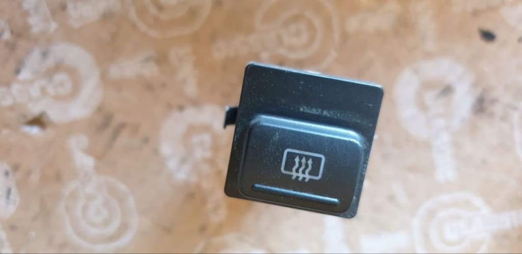 01004 Buton dezaburire Skoda Fabia 2
