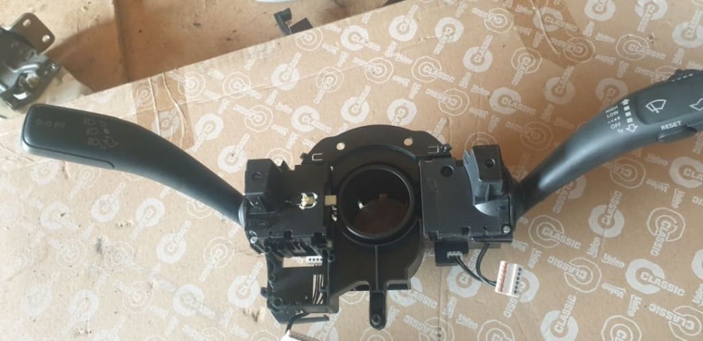 03825 Set Maneta Semnalizare + Maneta Stergator Audi A4/A5 Q5 8K0953502BJ