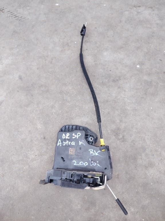 Broasca usa dreapta spate Opel Astra K Break 3035076g