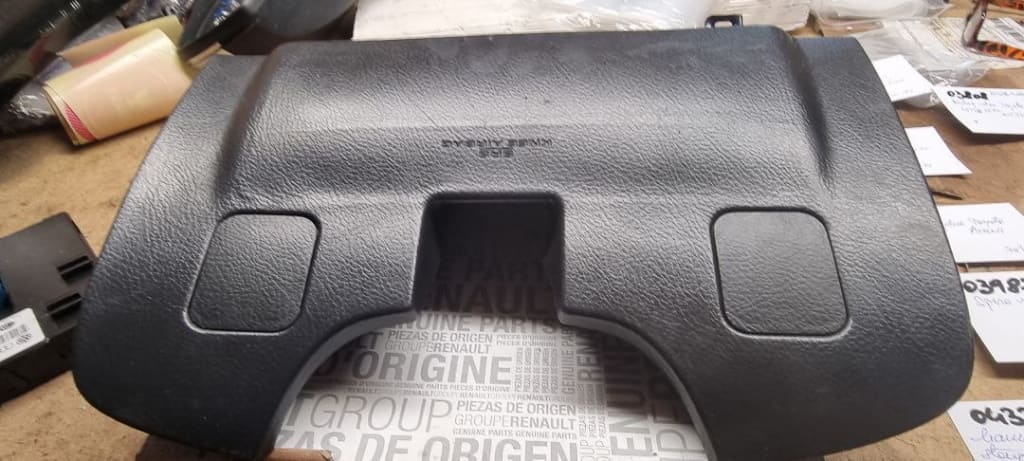 03854 Airbag pasager cu plansa capac toyota avensis 104123604 m03