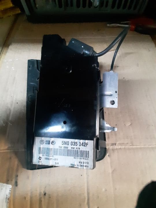 02247 Interfata/ modul audio Vw Passat B7