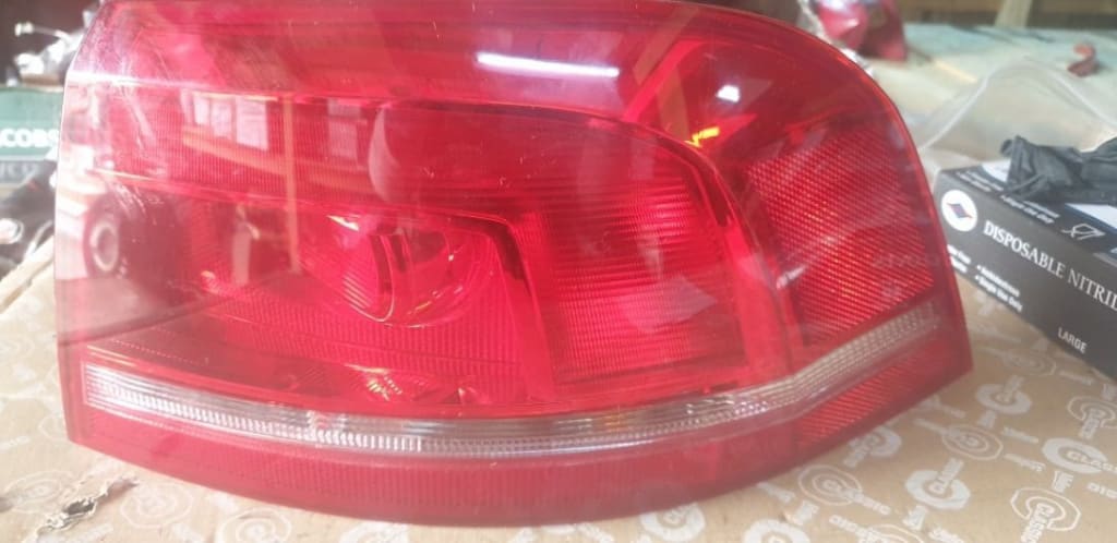 00800 Stop dreapta aripa Vw Passat B7 BERLINA