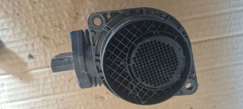 03883 Debitmetru 1.9 tdi gama vag 0281002757