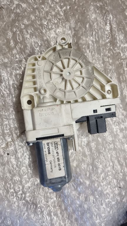 06555 Motoras macara geam electric stanga fata Audi A6 4F C6 4F0959801B