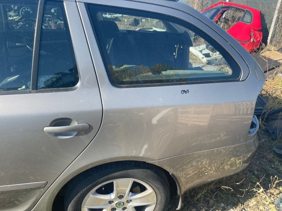 080 Aripa Stanga Spate Skoda Octavia 2 Break