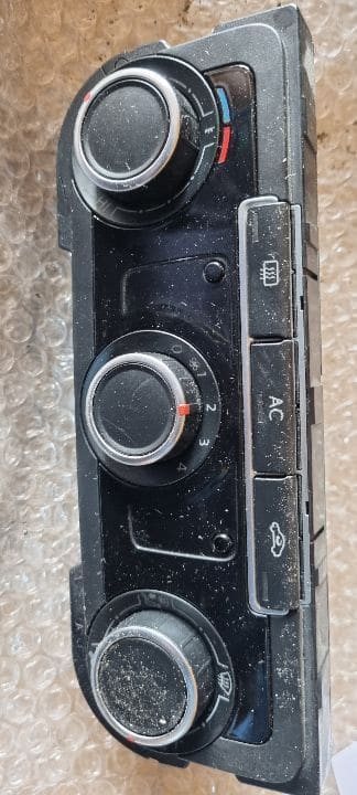 01422 Panou clima vw passat b7 7n0907426k