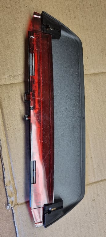 06418 Stop auxiliar luneta vw passat b8 3g5945087