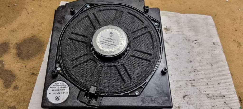 03971 Subwoofer usa spate bmw e60 56136919354 61928910