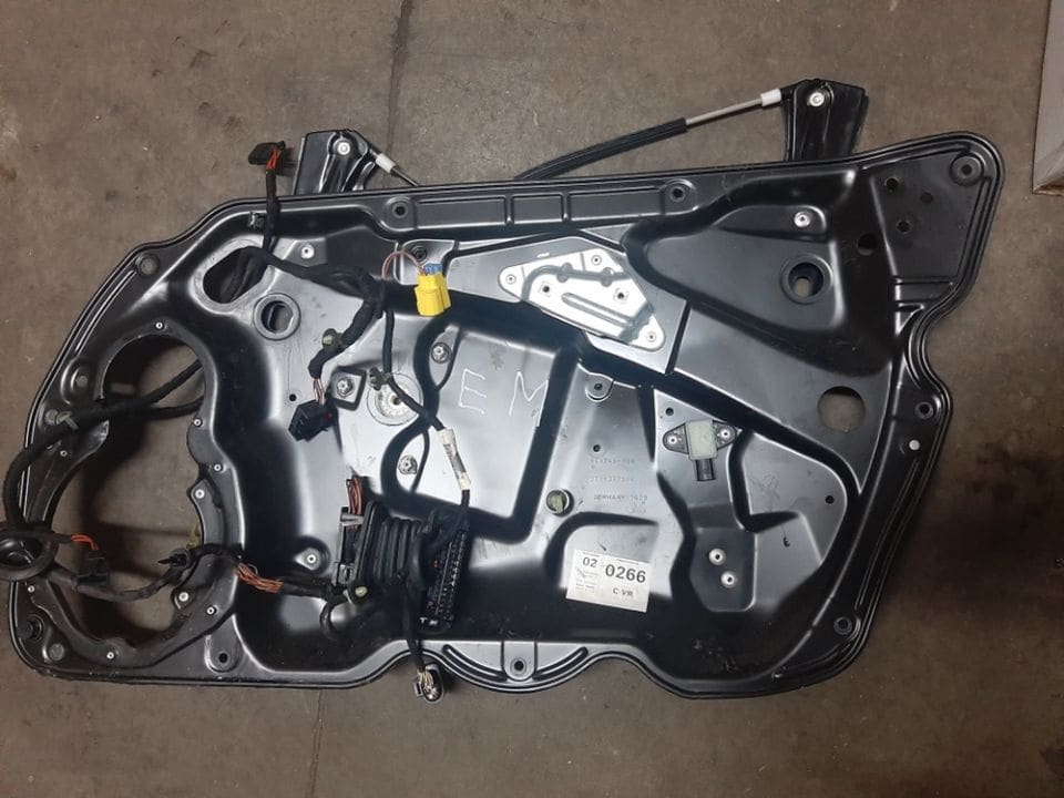02074 Macara electrica dreapta fata Vw Passat B6