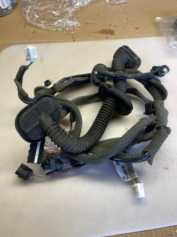 06272 INSTALATIE ELECTRICA USA STANGA FATA RENAULT FLUENCE 241245678R