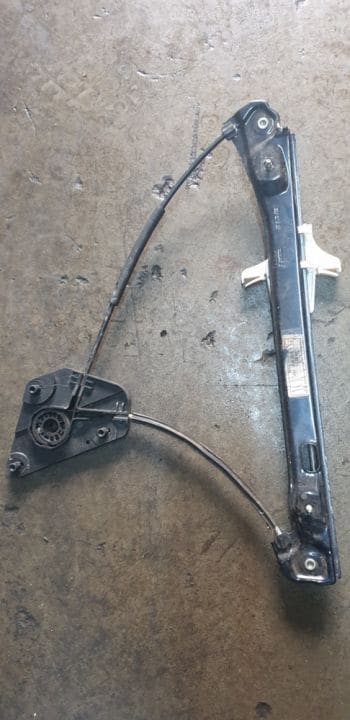02809 Macara geam stanga spate Skoda Rapid, Seat Toledo