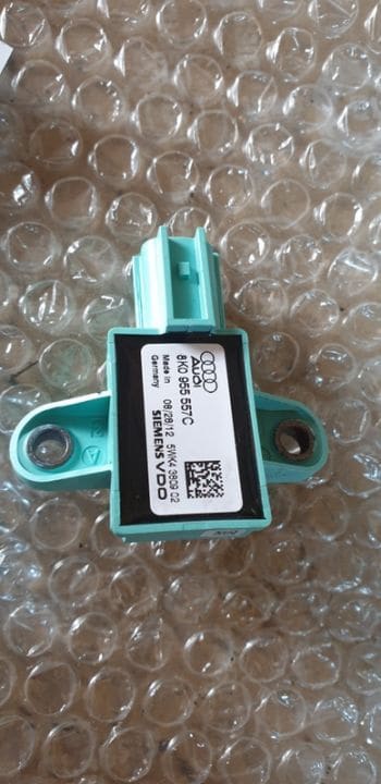 03903 02028 Senzor impact Audi A4 B8 8K0955557C