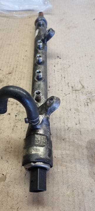 04047 Rampa injectie 1.6 tdi cay 03L089s 03L125a