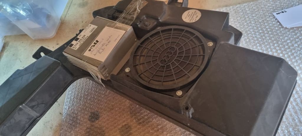 04392 Subwoofer audi a4 b7 8e9035382d
