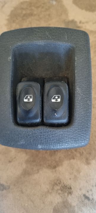 00100 Butoane geamuri electrice dacia logan 8200290876