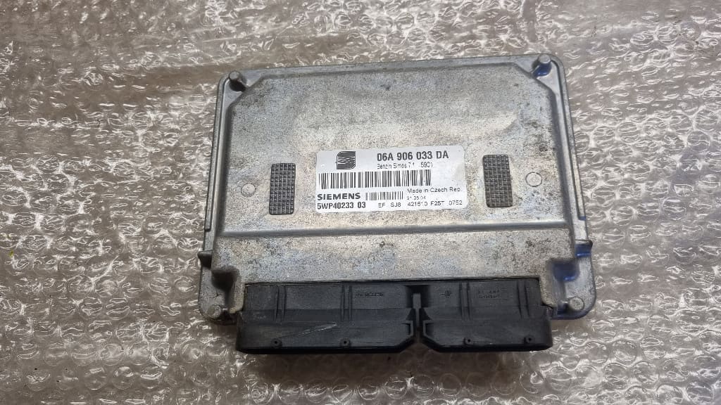 05902 ECU Calculator motor Seat Altea 1.6 benzina 06A906033DA