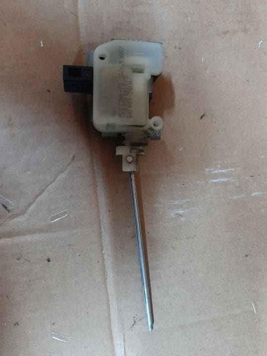 02463 Actuator/ element inchidere centralizata Skoda Octavia 806615Q02/8066Q02