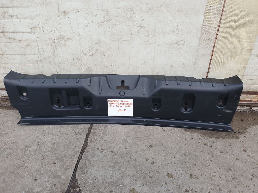 ORNAMENT PANOU SPATE BMW SERIA 5 F10 2010 - 2015