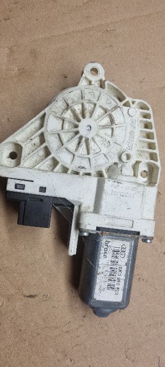 02297 Motoras geam dreapta fata audi a4 b8 8k0959802