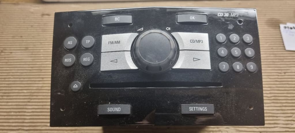 01046 06477 Radio cd mp3 opel corsa d uch 497316088