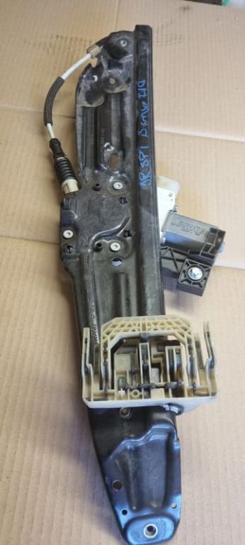05583 Macara cu motoras dreapta spate bmw f10 7182122 7182614.9 7248172.07271564.9
