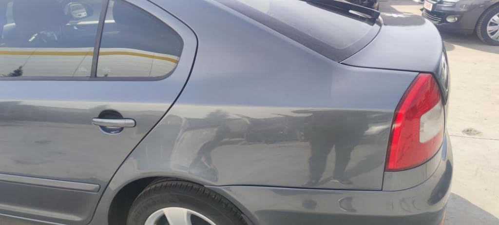 Aripa Stanga Spate Skoda Octavia 2