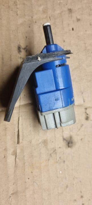 04402 Comutator switch pedala ambreiaj Dacia Renault cod 253255192R