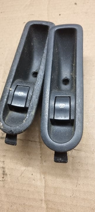 01120 Buton comanda geam electric spate megane 2 156013870