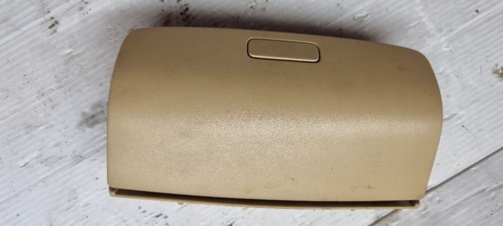 06306 Suport ochelari crem plafoniera vw passat b6 1k0868837c