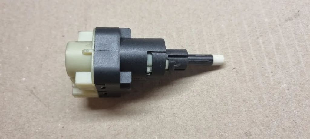 06457 Switch pedala frana vag seat exeo Cod: 1K2945511