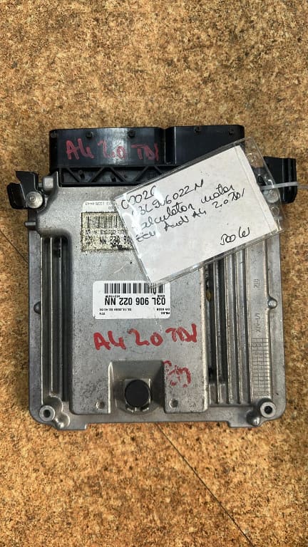 ECU CALCULATOR MOTOR AUDI A4 2,0 TDI 03L906022N 00026 1C/L13