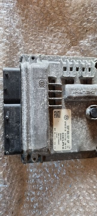 ECU calculator motor skoda fabia 1.2 tdi 03Q906021AP 01381 1C/L13