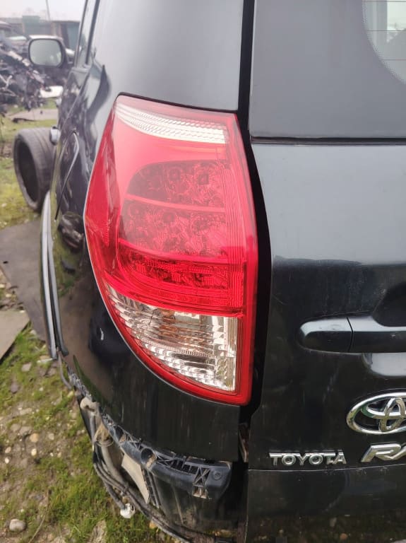 Stop Stanga Toyota Rav 4