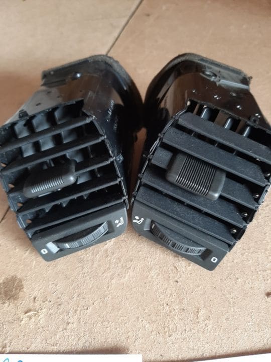 01806 Grila aer bord dreapta Skoda Fabia 2